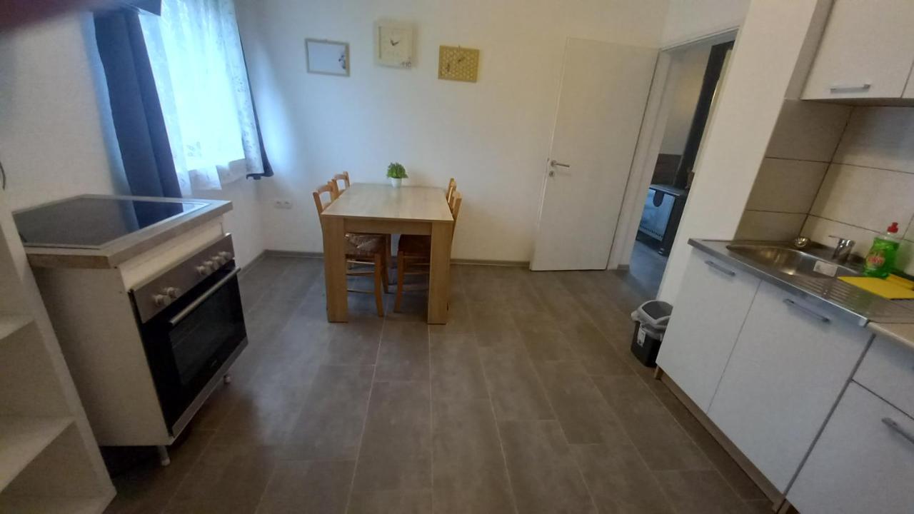 Keti Lejlighed Plaški Eksteriør billede